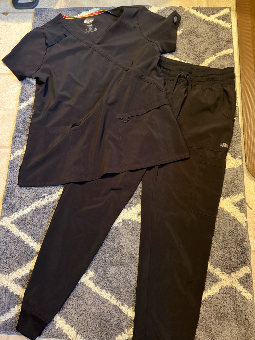 Dickies woman’s nursing small pants and medium top!